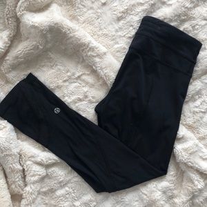 black cropped LULULEMON leggings